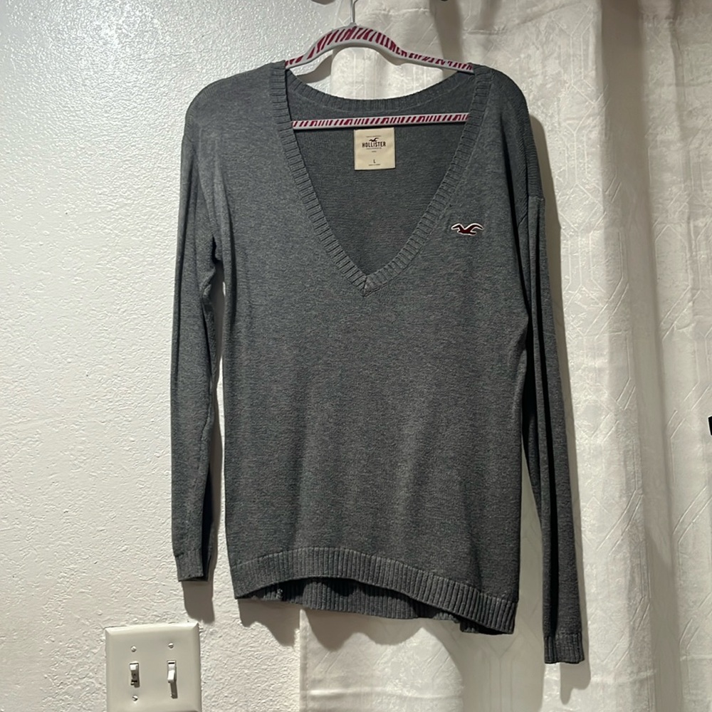 Hollister sweater size Large
